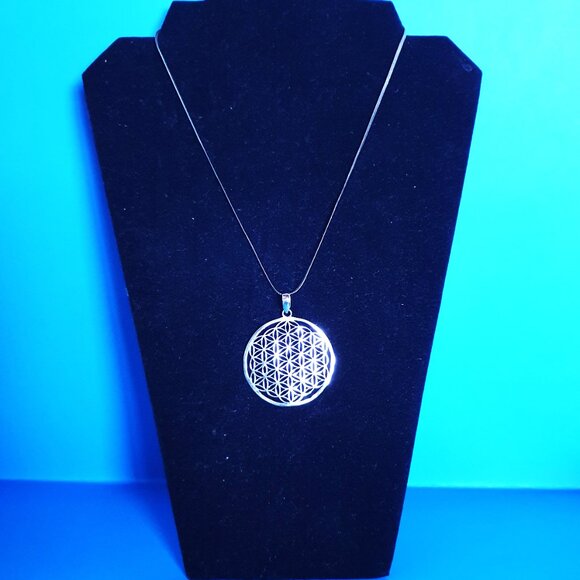 Vintage Sterling Silver “Flower of Life” Pendant with Herringbone Chain Necklace - Picture 11 of 13